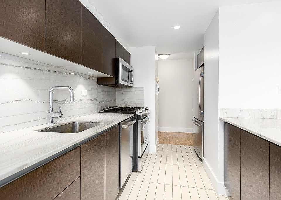 1st image of 120 W 97th St APT 13I