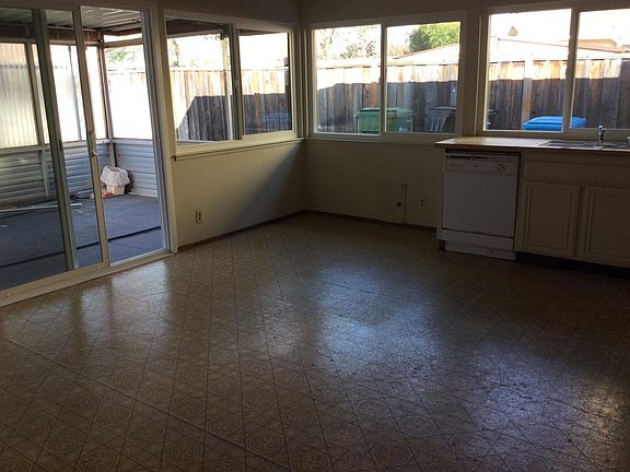 5th image of 4908 Avenida De Los Arboles