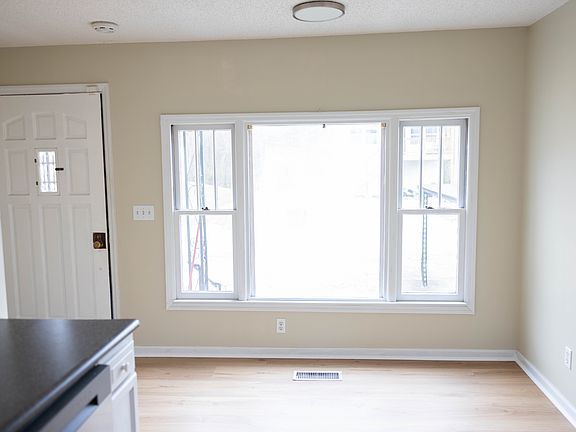 Lots of natural light in the kitchen & dining area