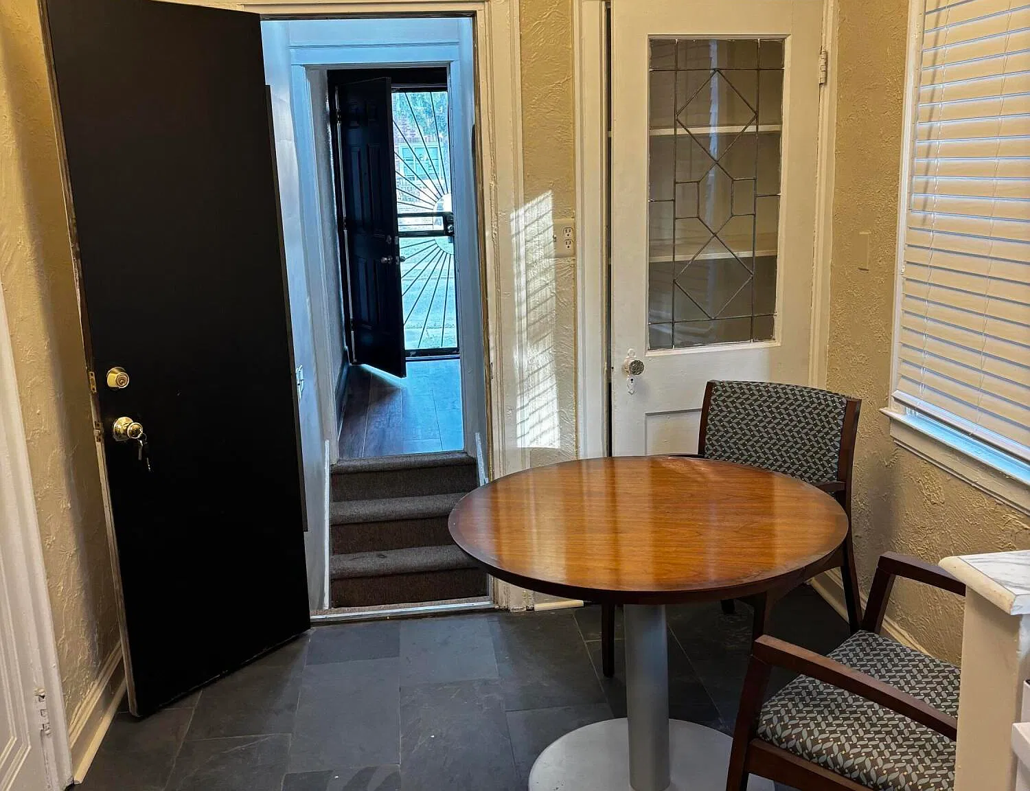 3 bed, 1.5 bath, 1350 sqft, $1,650 — Photo 4