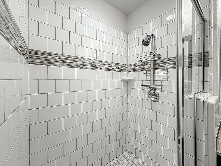 389 Castiano St — Photo 22