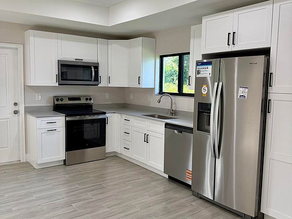 3rd image of 4421 Timber Ridge Ln #B