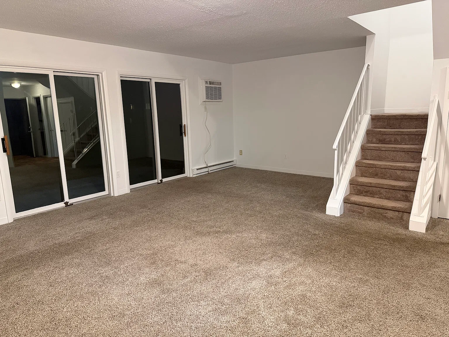 3 bed, 1.5 bath, 1260 sqft, $3,000 — Photo 4