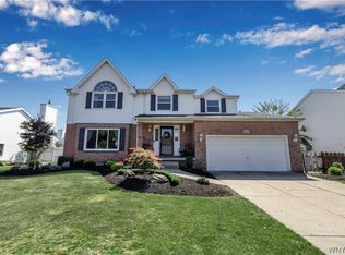 26 Camelot Dr, West Seneca, NY 14224