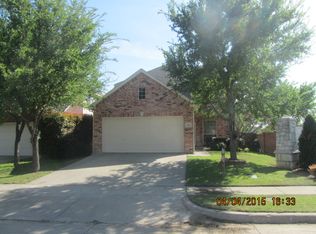 5489 Pecan Creek Cir, Fort Worth, TX 76244