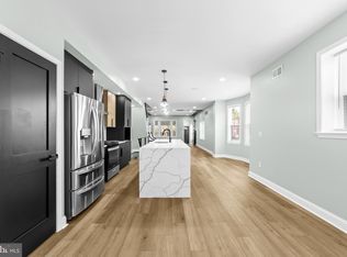 914 W Duncannon Ave, Philadelphia, PA 19141