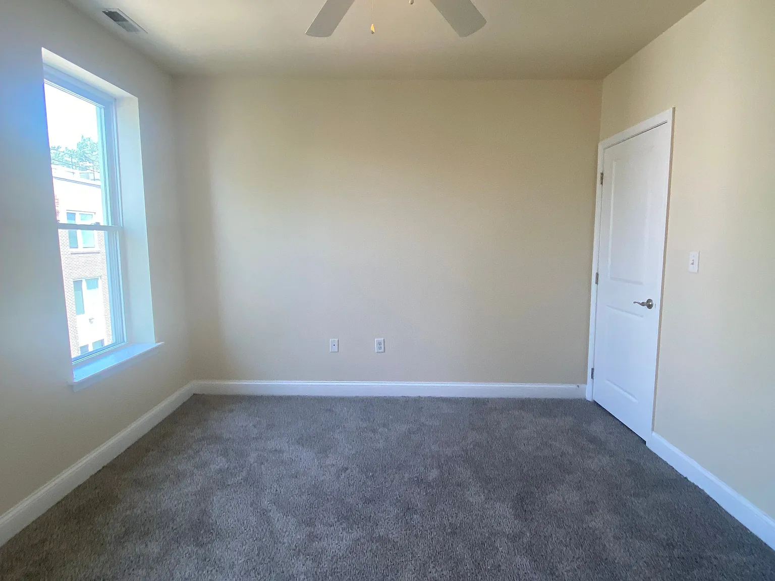 1 bed, $1,200 — Photo 4