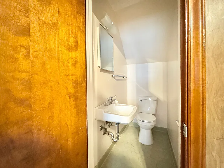 1723 E Cone Blvd #K — Photo 6