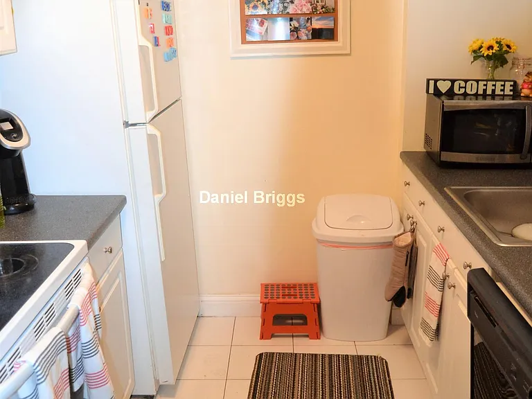 94 Pleasant St #1 — Photo 11