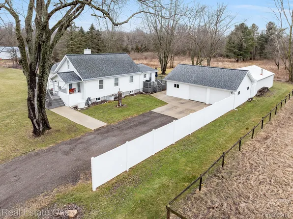 1214 S Green Acres St, Jackson, MI 49201