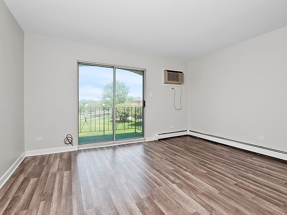 4th image of 17963 Huntleigh Ct APT 304