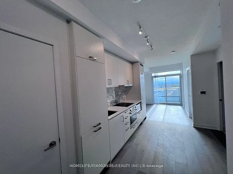 60 Honeycrisp Cres E #722 — Photo 10
