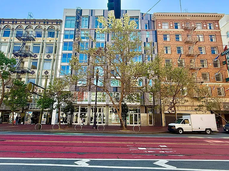 1075 Market St — Photo 1