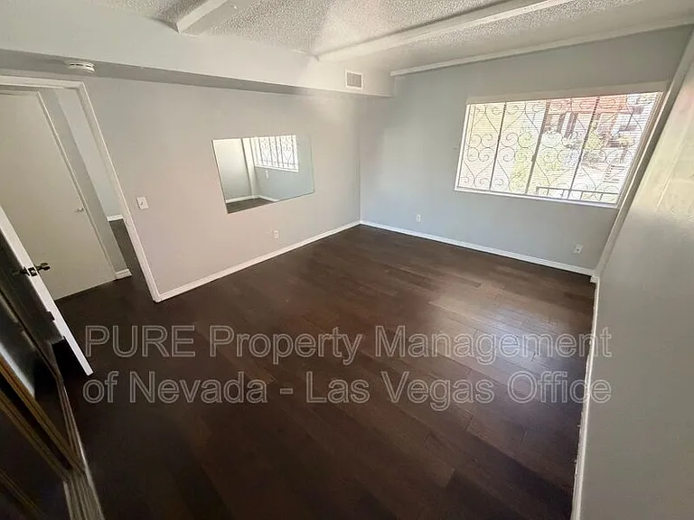 1405 Vegas Valley Dr #252-bldg 25 — Photo 17