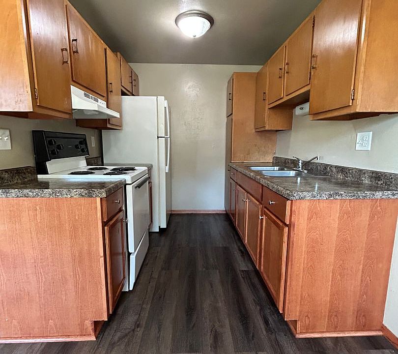 1st image of 805 Shawano Ave APT 2