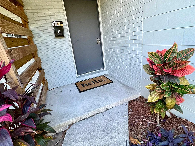 5407 N Suwanee Ave #B — Photo 3
