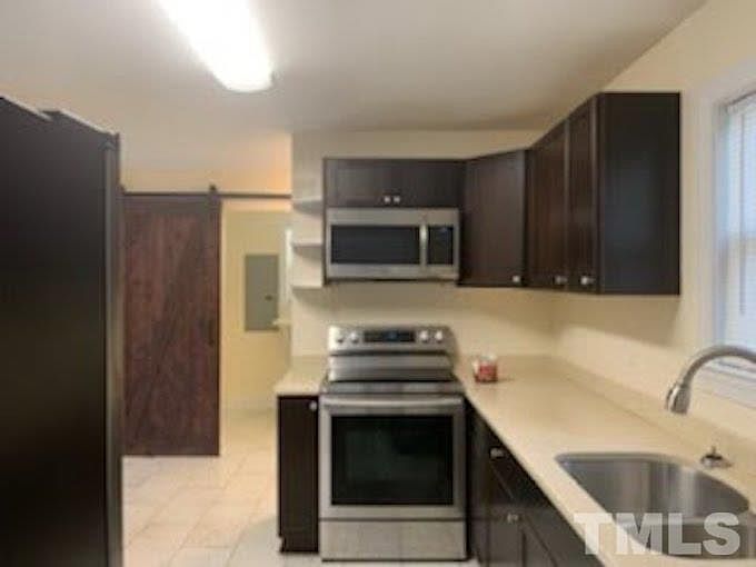 2nd image of 2702 Pheiffer Dr