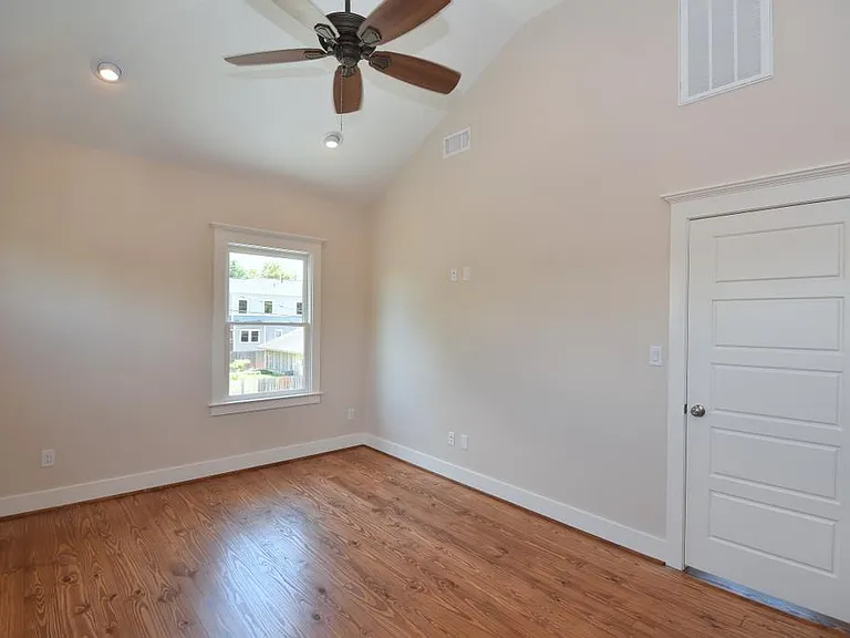 119 E 26th A Houston #A — Photo 13