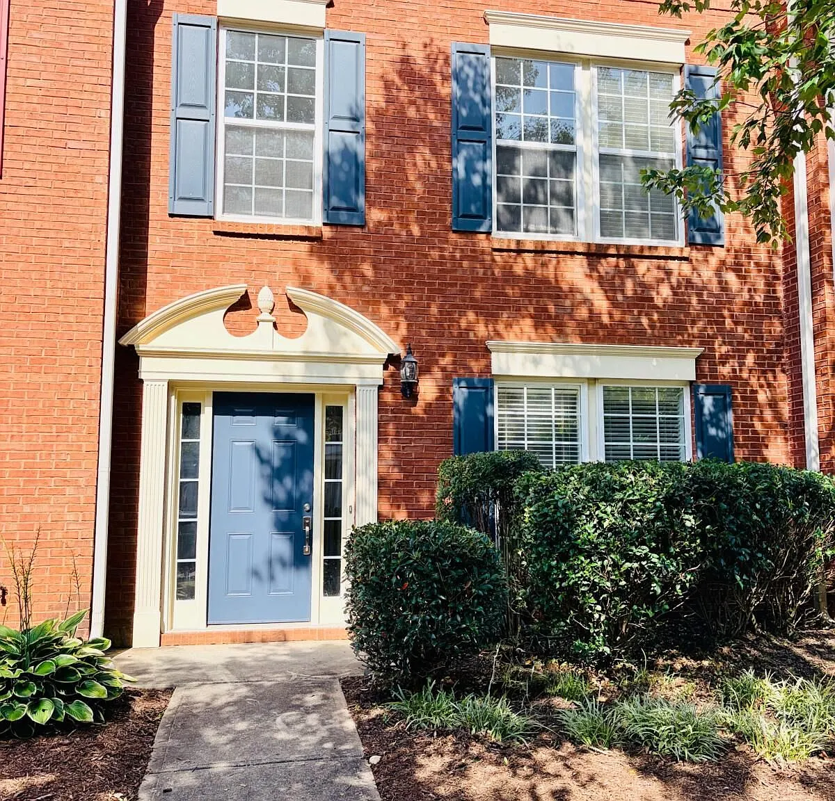 4 bed, 3.5 bath, $2,800 — Photo 1