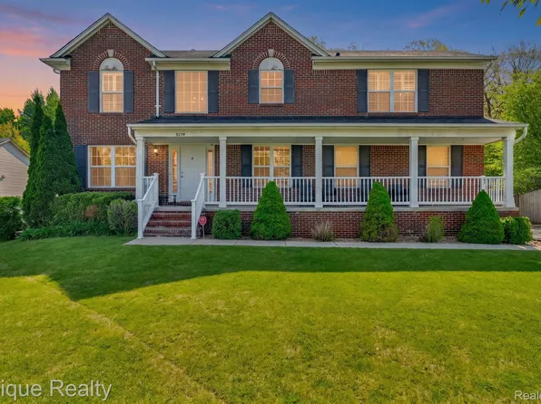 8239 Loon Ln, Grand Blanc, MI 48439