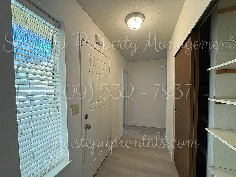 19046 Digger Pine St — Photo 2