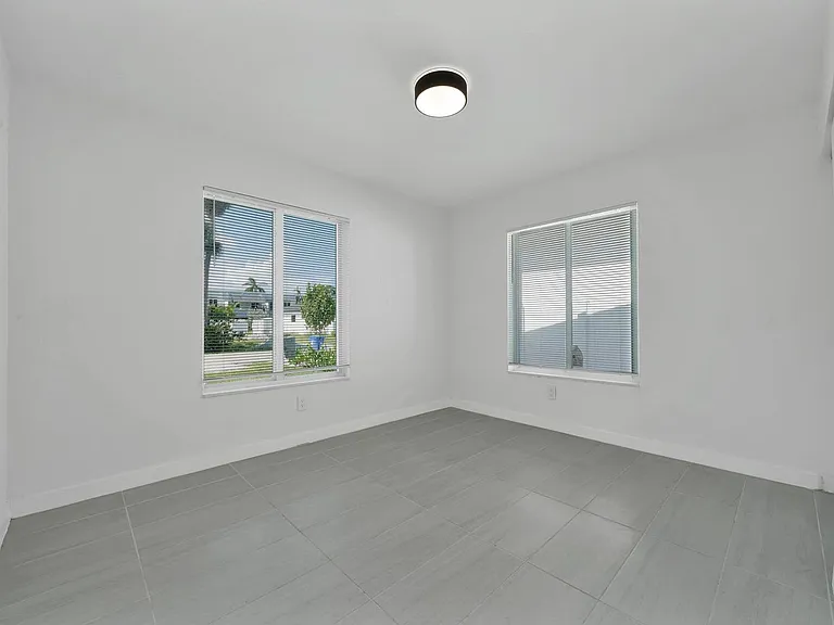 1108 NE 16th St #1106 — Photo 22