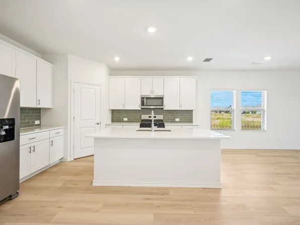 2404 Nicole Dr, Denton, TX 76208