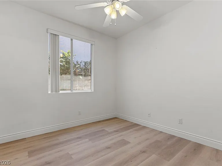 1701 Warrenville St — Photo 26