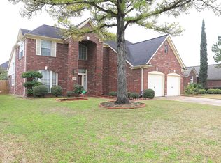 13315 Georgetown Dr, Sugar Land, TX 77478