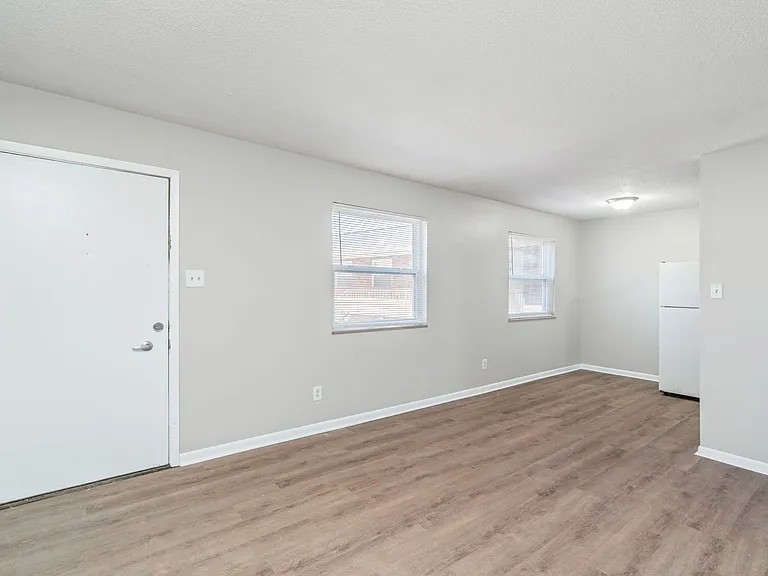 2716 Holbrook Dr #1 — Photo 2
