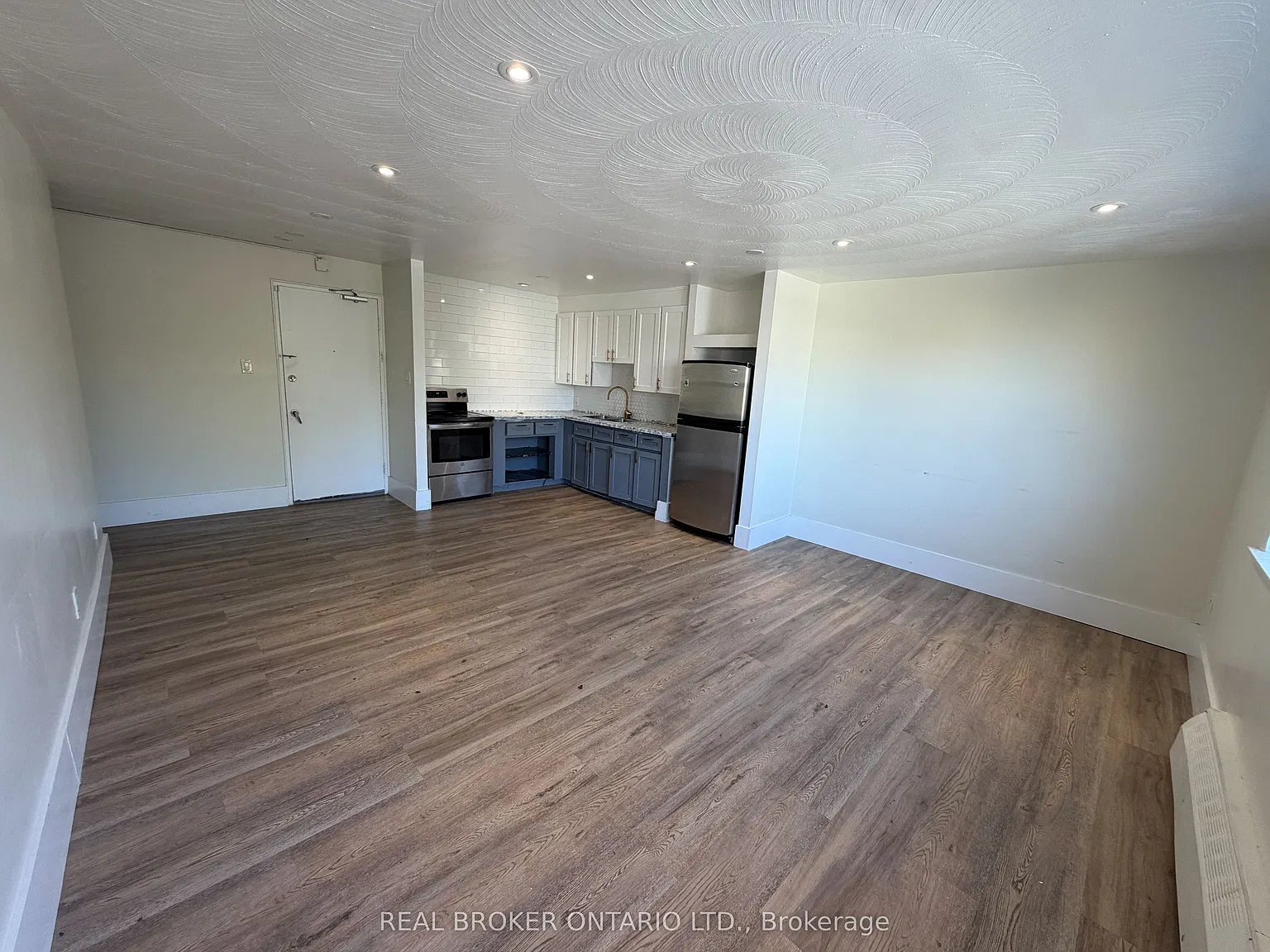 2 bed, $2,200 — Photo 2