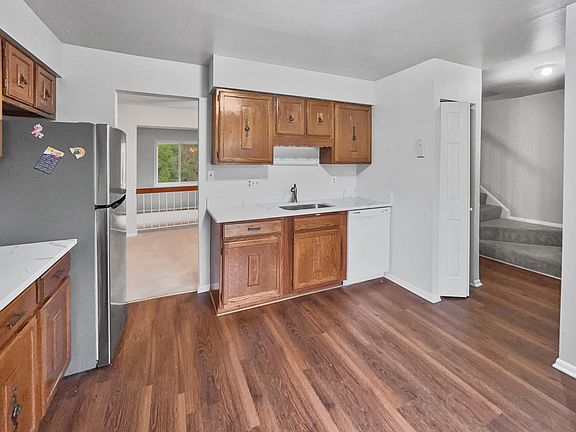 3rd image of 8935 Centerway Rd