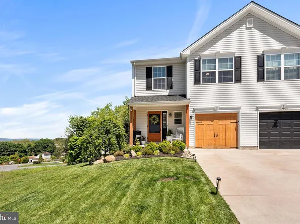 5 Rosalies Way, Temple, PA 19560