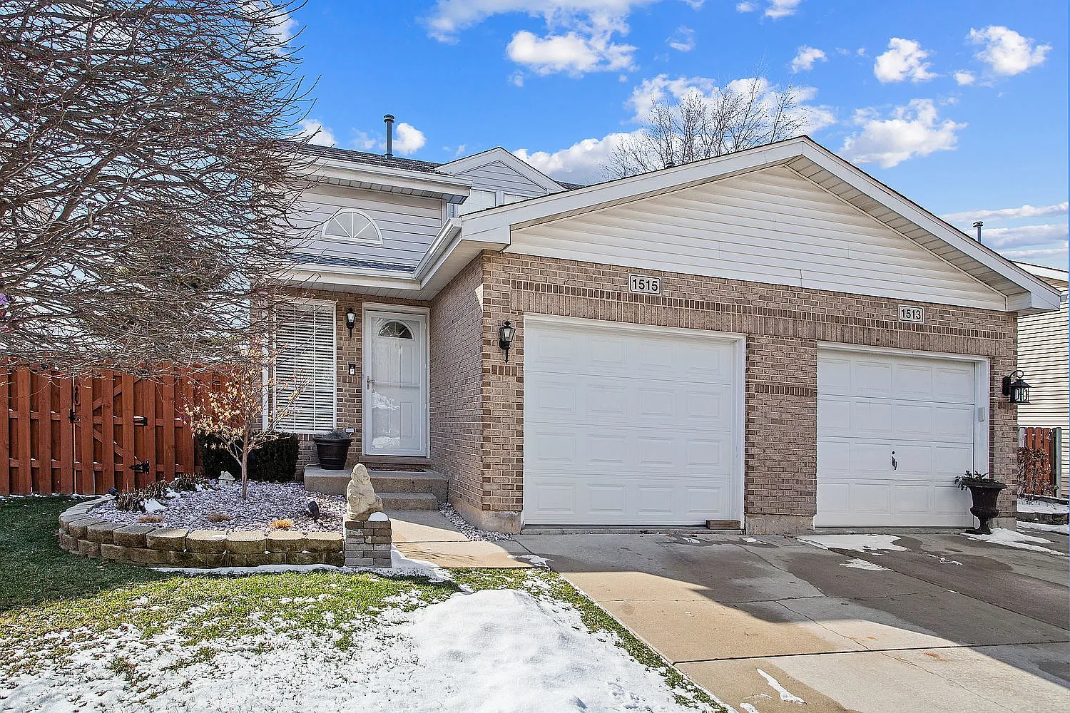 1515 Peachtree Ln photo 1