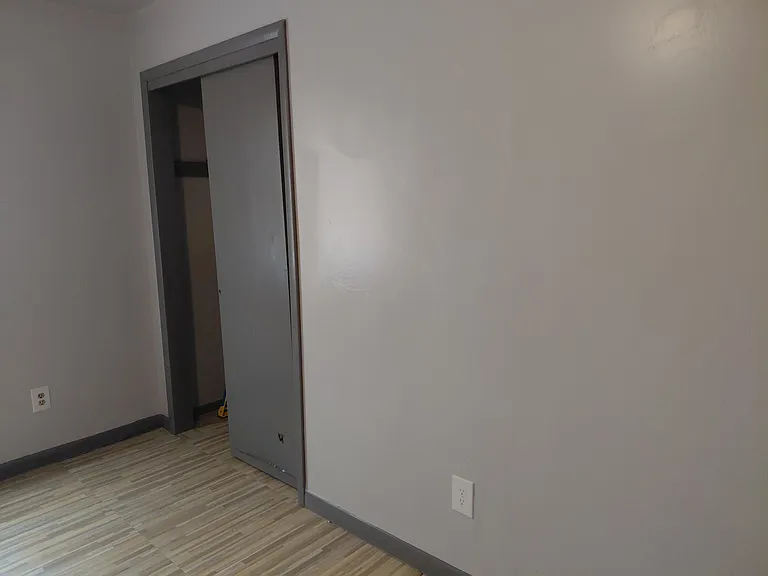 524 SW 47th St — Photo 10