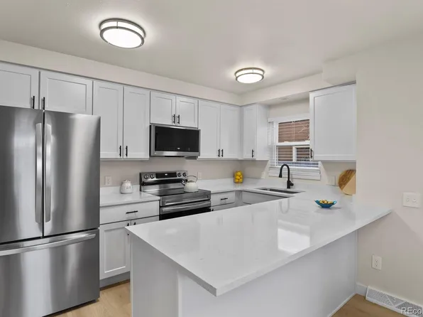 14585 W 32nd Avenue, Golden, CO 80401