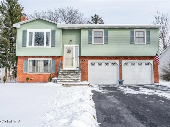 16 Meadowlark Drive, Cohoes, NY 12047