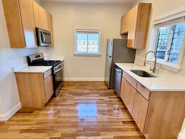 124 Chestnut St #1 — Photo 3