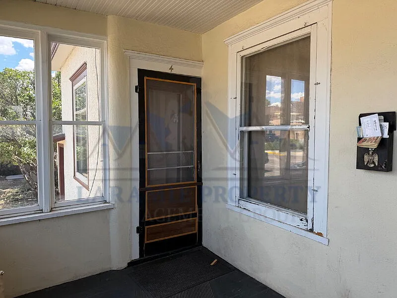 1 bed, 1.0 bath, $899 — Photo 2