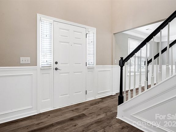 2nd image of 3914 Edgeview Dr