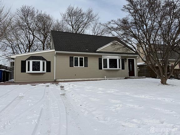 2nd image of 39 Birch Ter