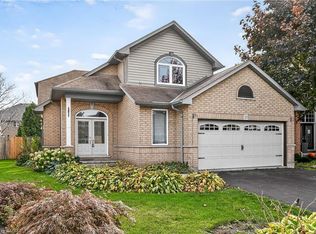 27 Surrey Dr, Hamilton, ON L9K 1L9