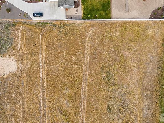 2nd image of 5561 Malheur River St