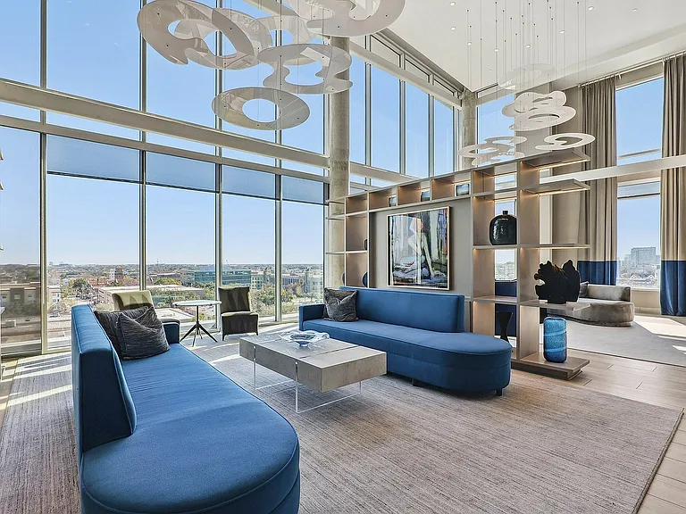 Luminary Residences Aqua Lounge