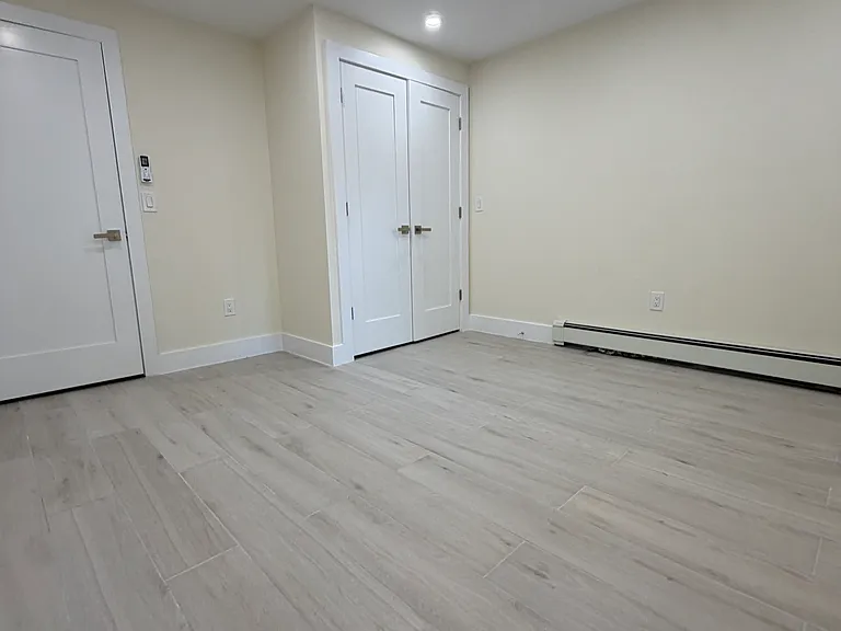 462 Linwood St #1F — Photo 5