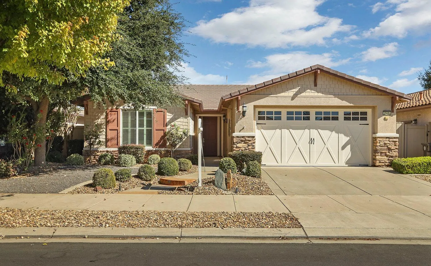 2526 Bellchase Dr photo 1