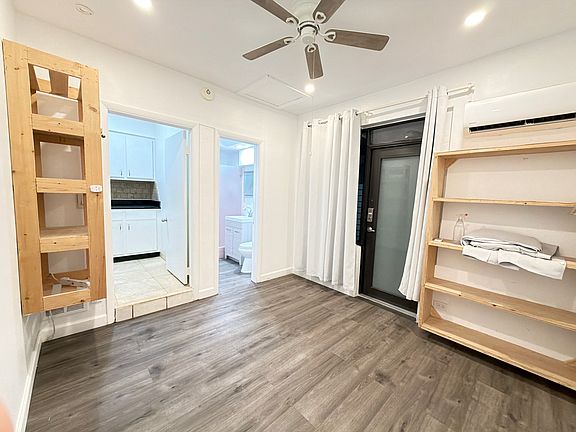 2nd image of 101 SE 14th Pl #2
