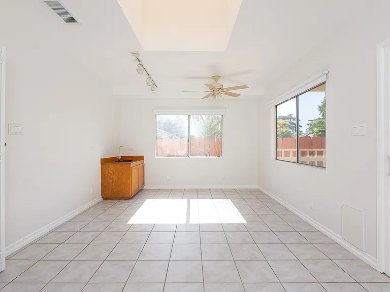 8525 Frandsen St — Photo 21