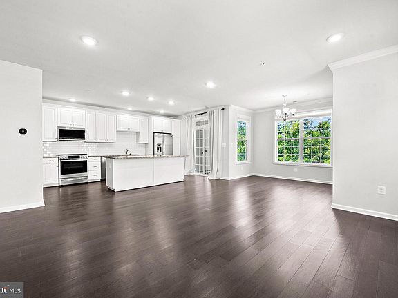 3rd image of 23275 Milltown Knoll Sq Unit 118