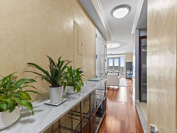 4th image of 10 City Place #PH2C